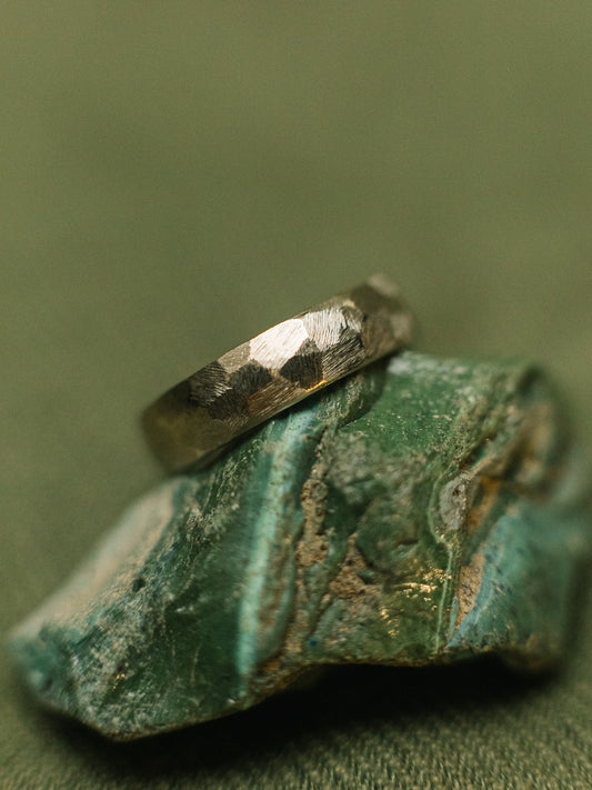 Золота Базова обручка