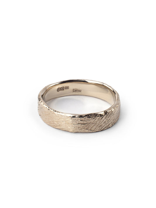 Scratched ring in stock
