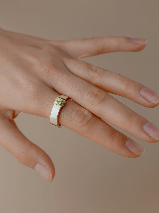 Широка каблучка Самозвільнення