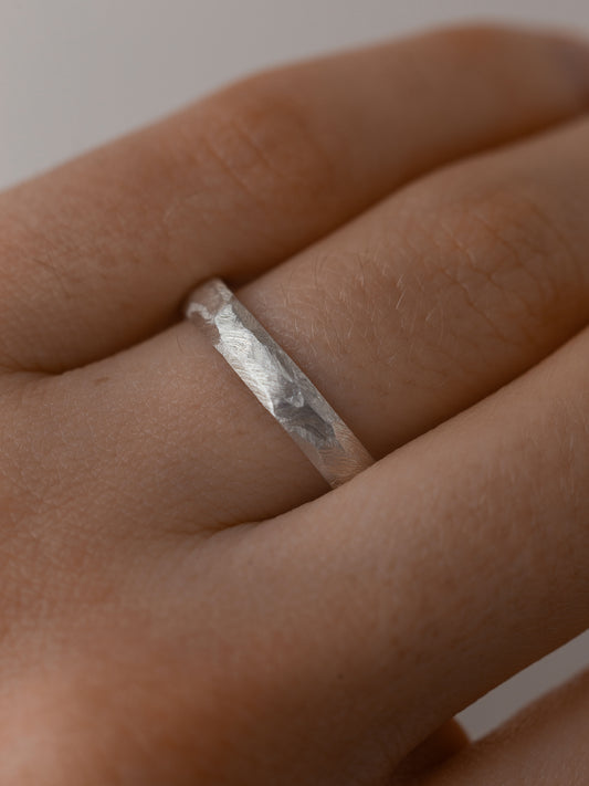 Narrow basic engagement ring with facets (in stock)