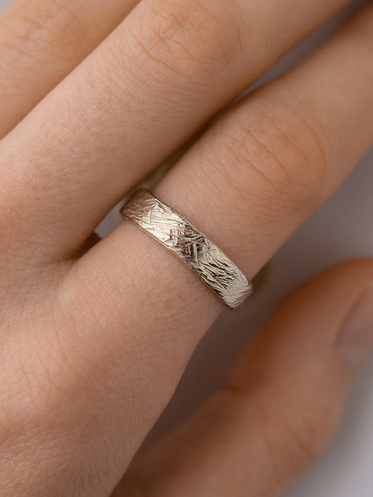 Scratched ring in stock