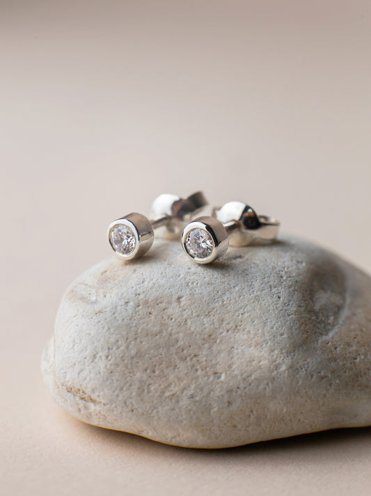 Earrings with stones