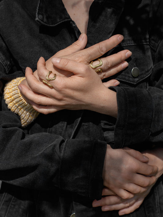 Каблучка Обійми