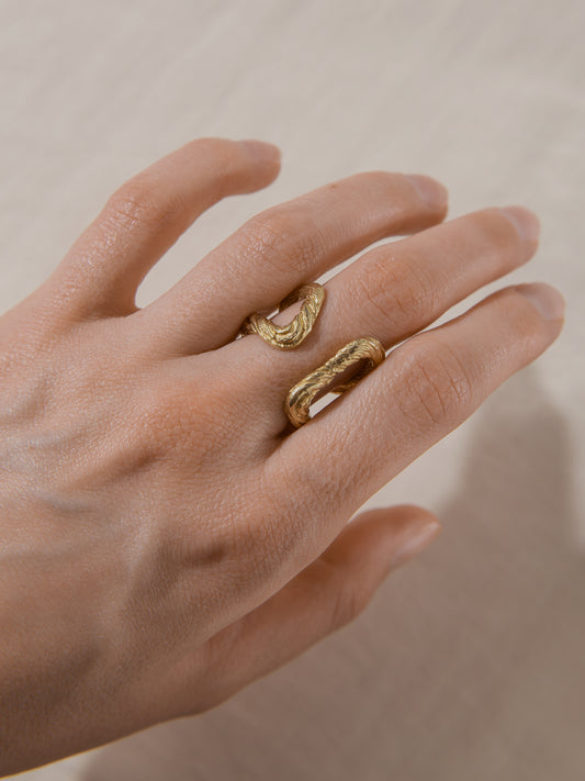 Каблучка Обійми