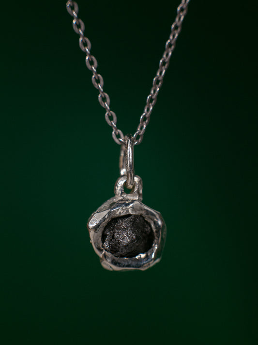 Pendant with diamond