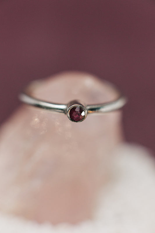 Ring with cylindrical cast